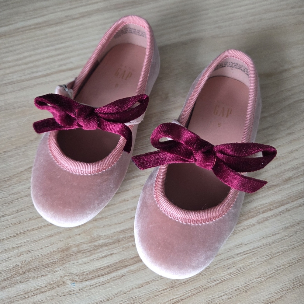 GAP Toddler Velvet Bow Mary Jane Flats - Picture 9 of 9
